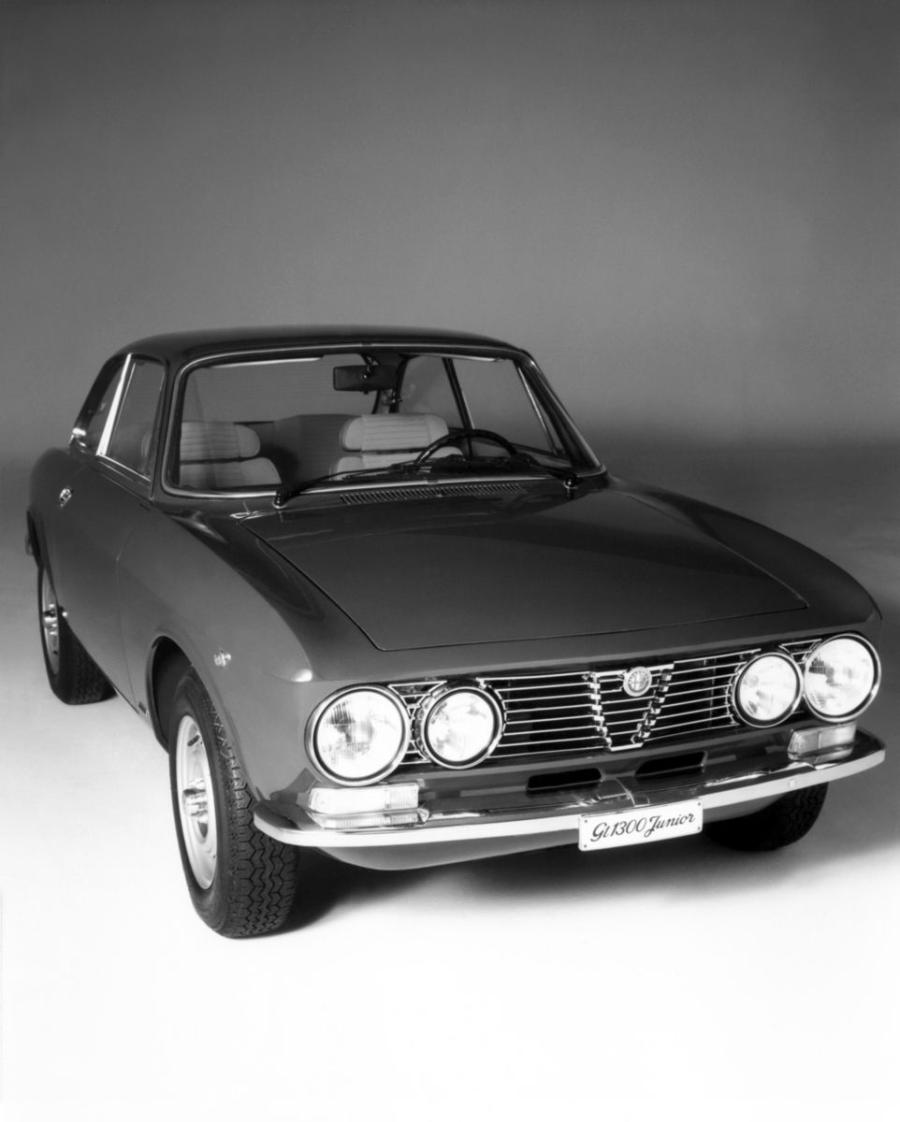  Alfa Romeo GT 1300 Junior (105) 1974 года  (фото 1 из 1)